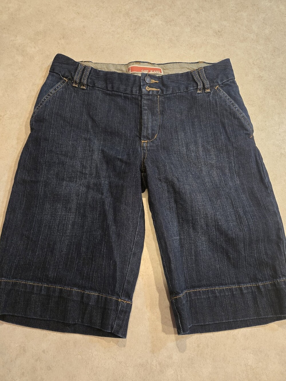 GAP Women's Shorts - Size 8